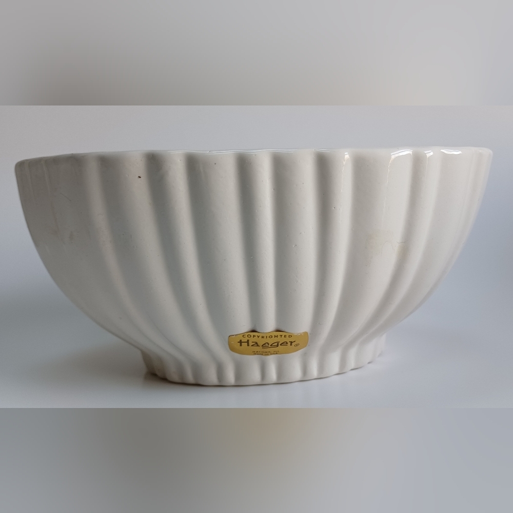 Vintage Haeger Label Pottery Ribbed Ivory White Plantar Oval Bowl Medium